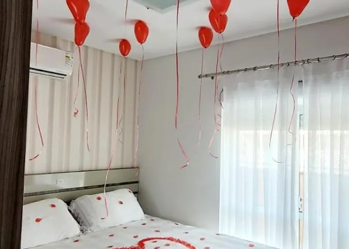 Suíte, piscina compartilhada, não é o apartamento inteiro somente suíte Bombinhas